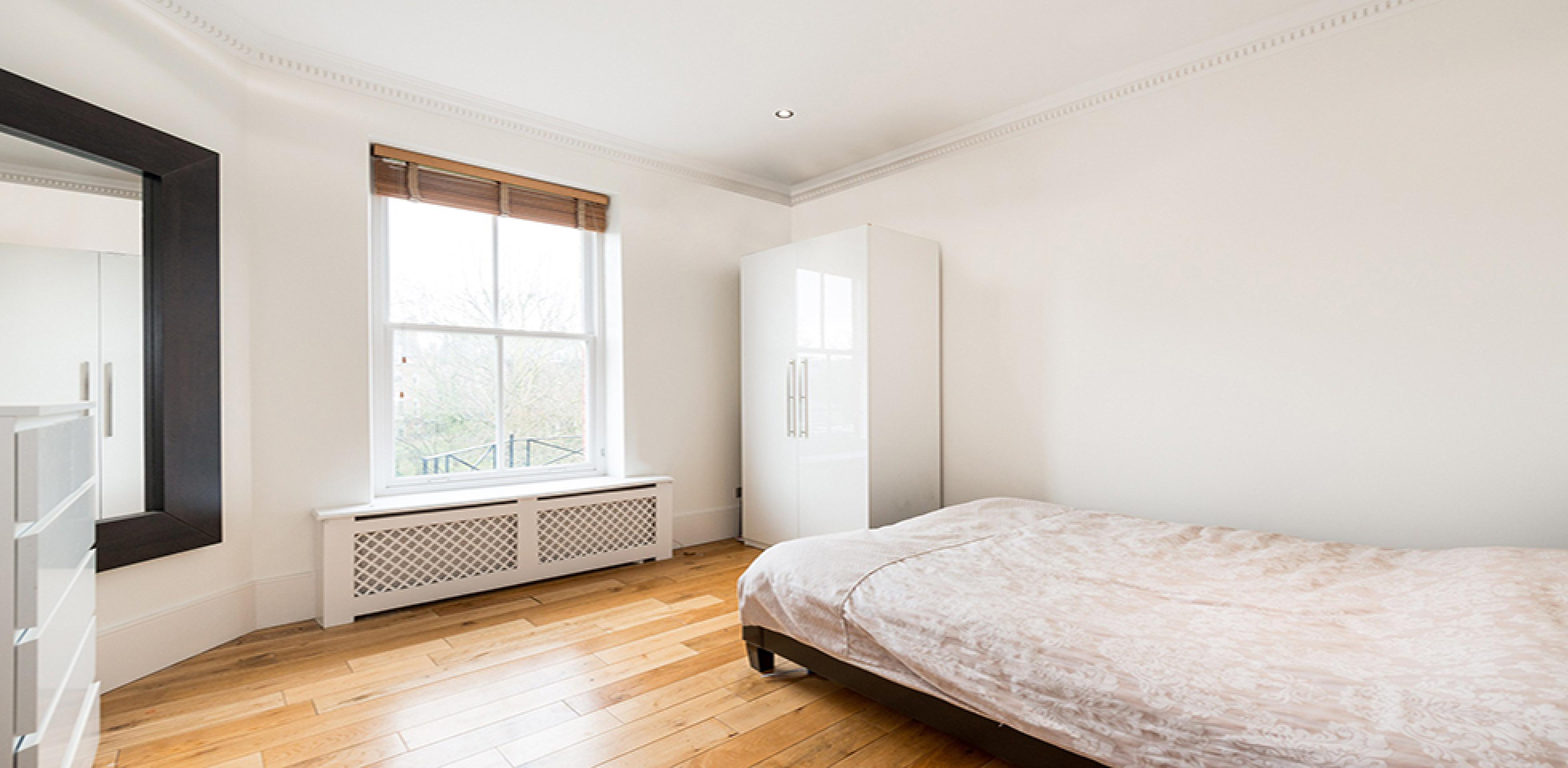 			RENT INCLUDES CENTRAL HEATING, Studio Apartment, 1 bath, 1 reception Flat			 Fitzjohns Avenue, HAMPSTEAD NW3